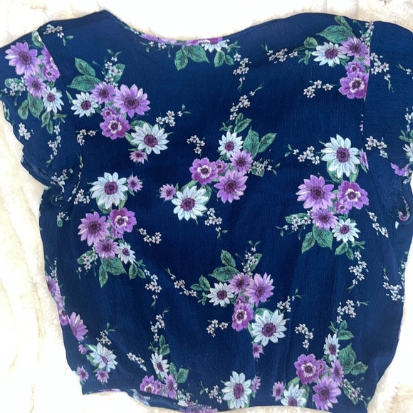 🌸Floral short sleeve blouse - Picture 2 of 4